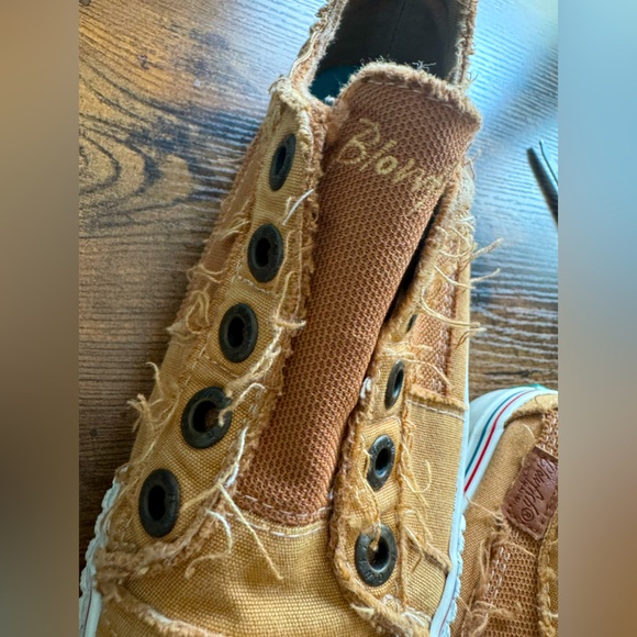 Distressed canvas sneakers by Blowfish. Camel. Sz 6.5 (Final price!) - Picture 2 of 3